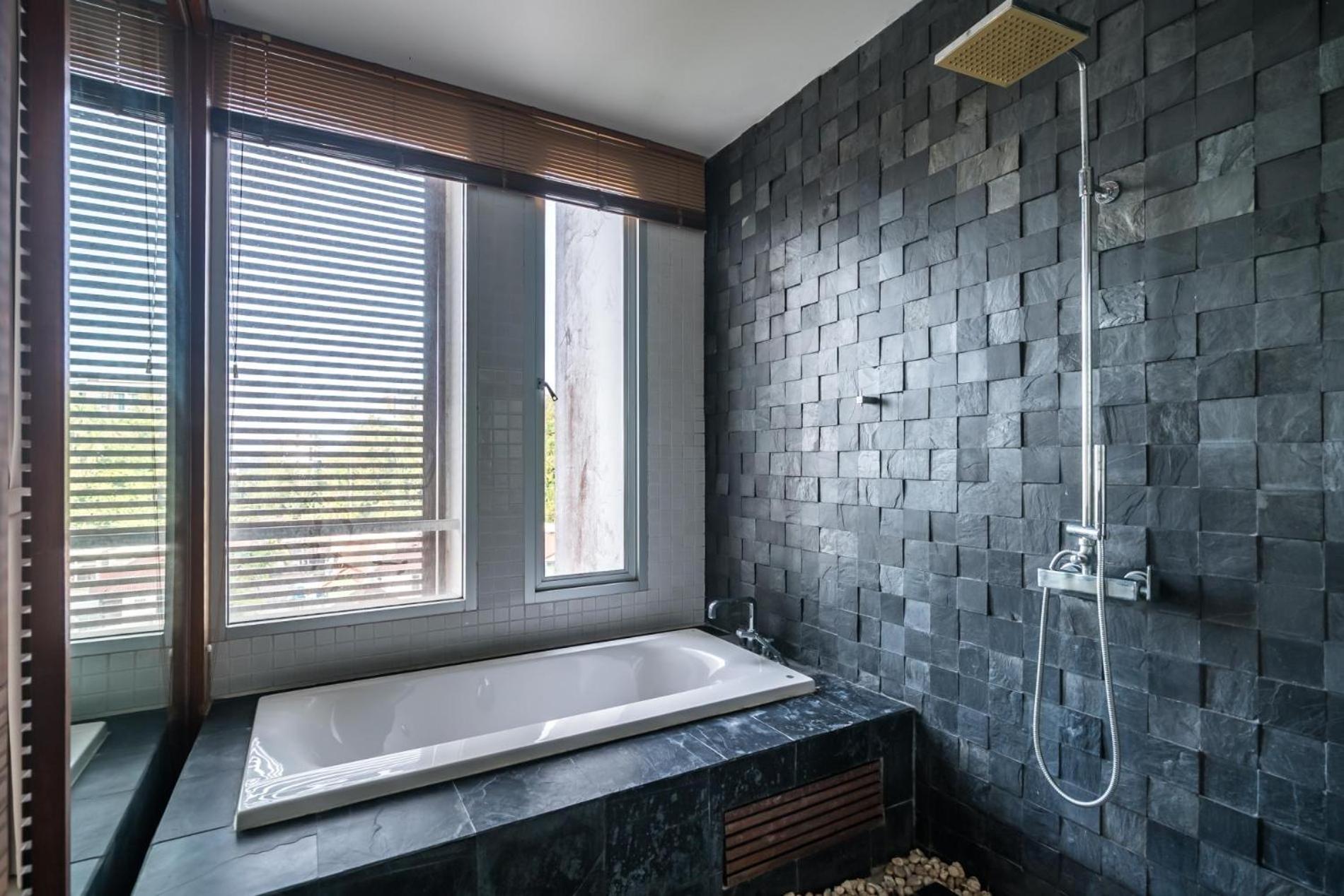 The Quarter By Lofty Apartment Pantai Surin Bagian luar foto